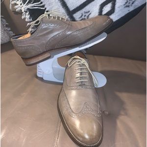 Cole Haan leather wingtip size 10.5 beige